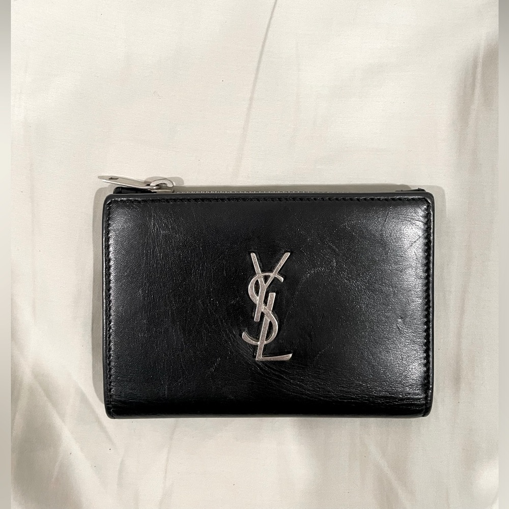 Saint Laurent Bi-fold Wallet Flap Compact Purse YSL Cassandra Leather Black